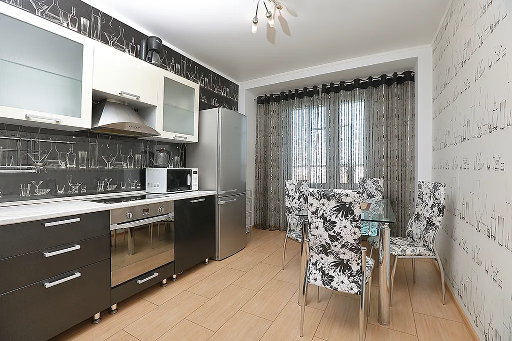 Современная квартира для ценителей стиля и комфорта — аренда посуточно в Красноярск