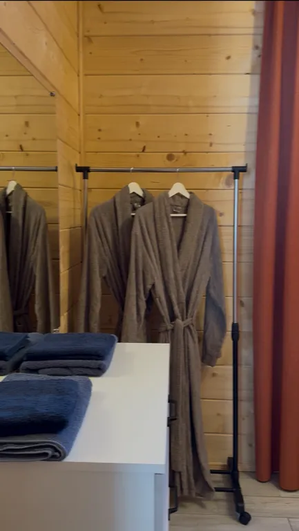 Коттедж с русской баней, горячей джакузи под звездам и бассейном