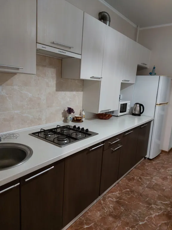 Уютная квартира с панорамными окнами в пол и красивым видом на парк