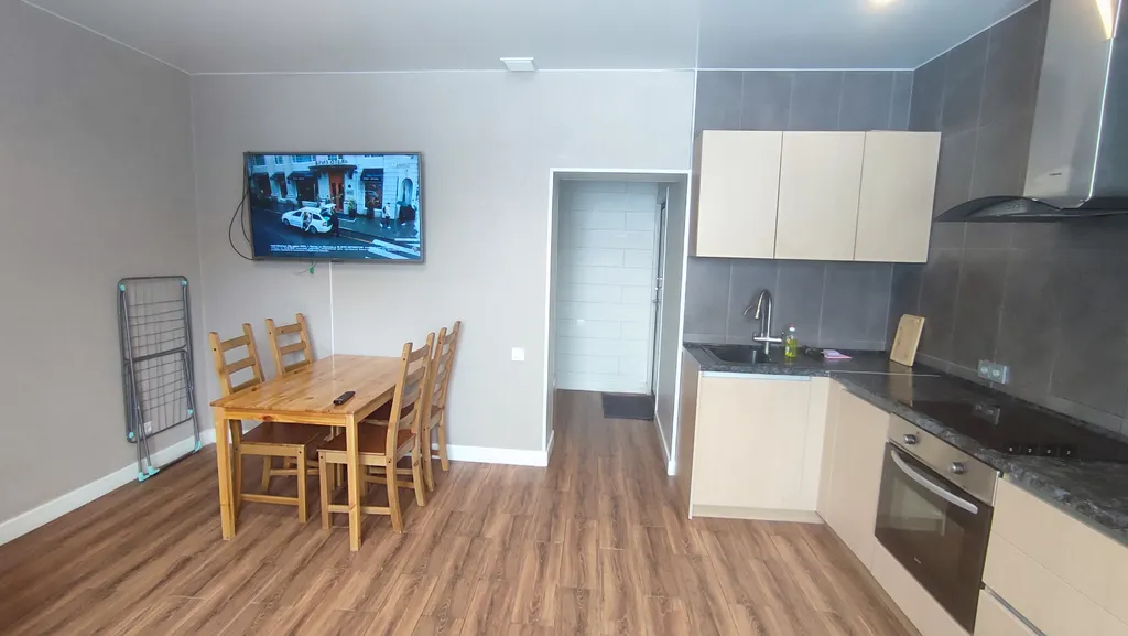 Двушка люкс с большой кухней