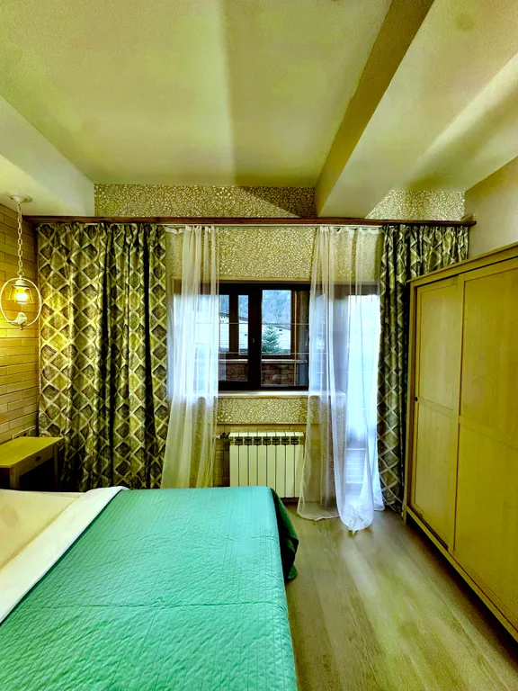 Апартаменты с видом на горы напротив курорта Красная Поляна