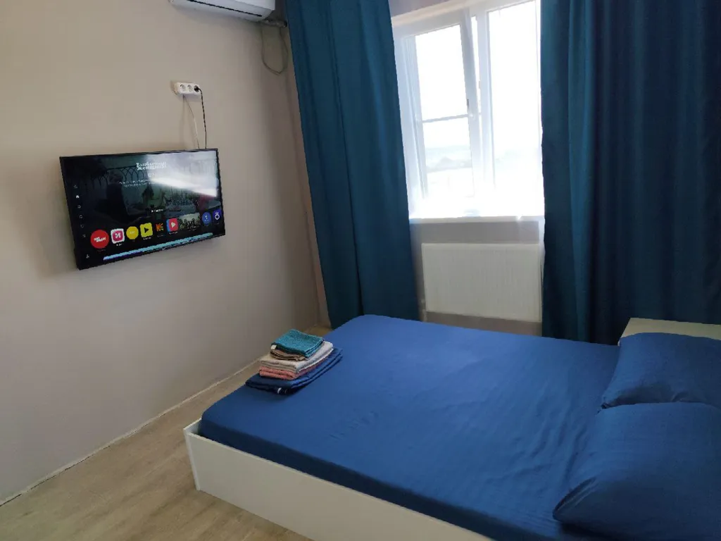 Комната с лоджией, со своей кухней