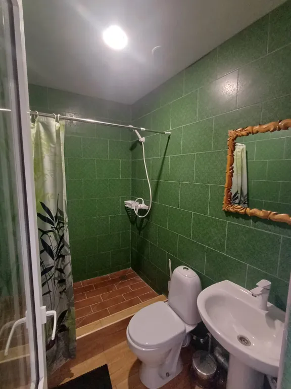 Четырехместная комната с большой террасой в центре