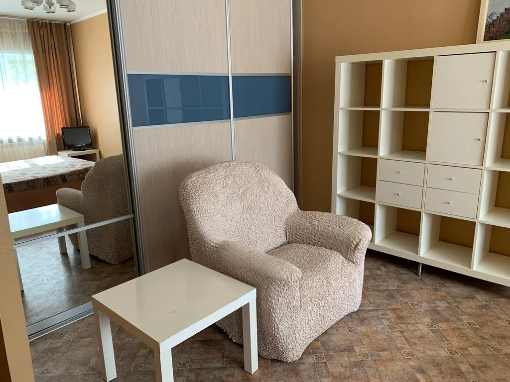 Квартира Светлая однокомнатная квартира для спокойного отдыха в центре — Красноярск