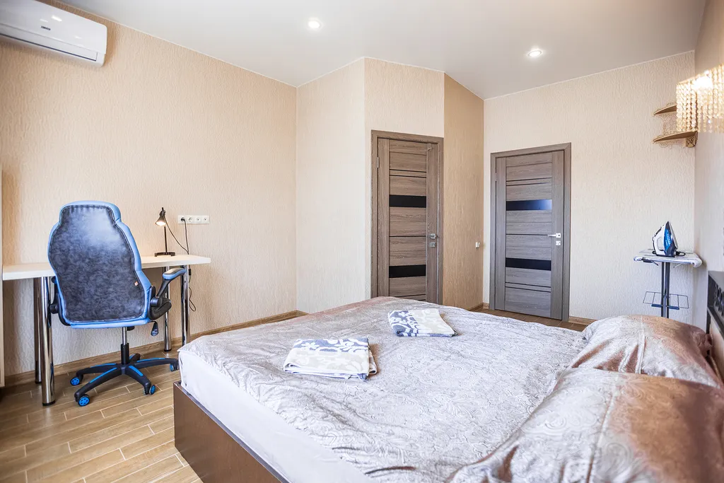 Большая евродвушка на берегу открытого моря