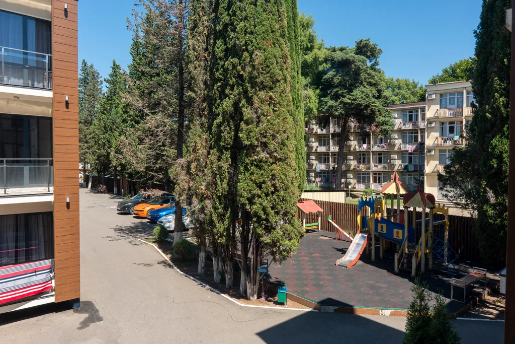 Трехместные апартаменты с балконом рядом с морем