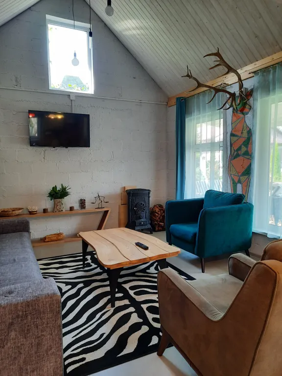 Стильный и просторный дом атмосфера в стиле лофт с баней, бассейном