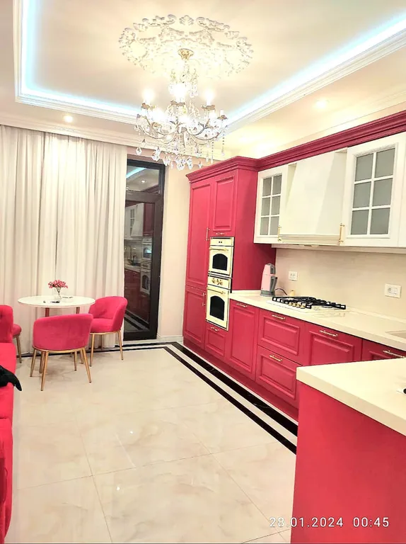 Трехкомнатная квартира в центре