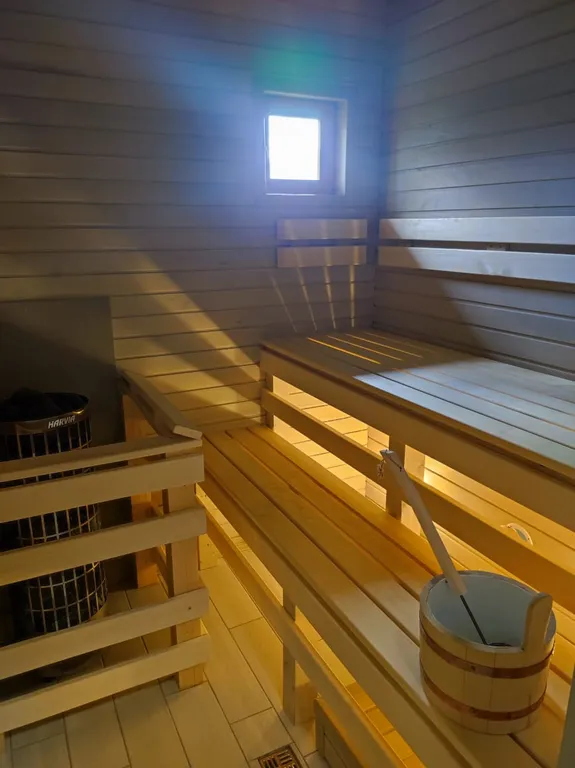 Новый современный коттедж рядом с озером