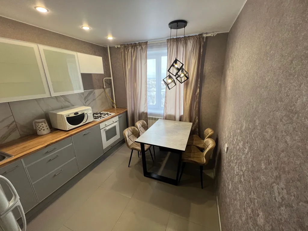 Уютная квартира в центре города с видом на реку и новые мосты