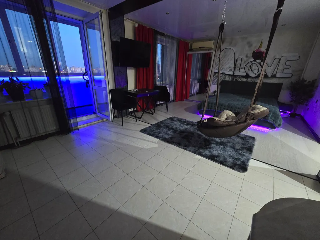 Студия с умным домом от Яндекс в центре Челябинска