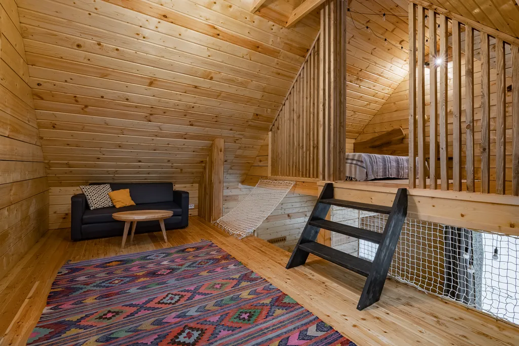 Домик в лесу на берегу Плещеева Озера