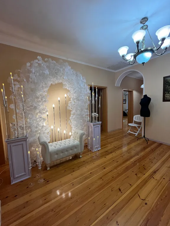 Шикарный загородный дом с бильярдом