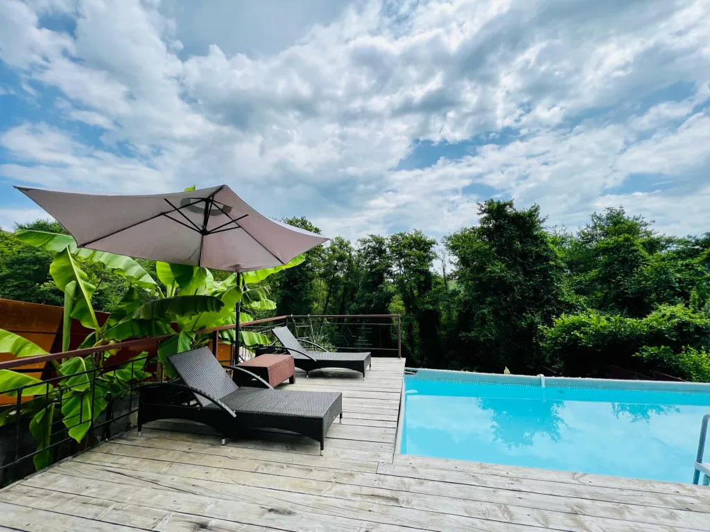 Эко-дом из Сруба с бассейном