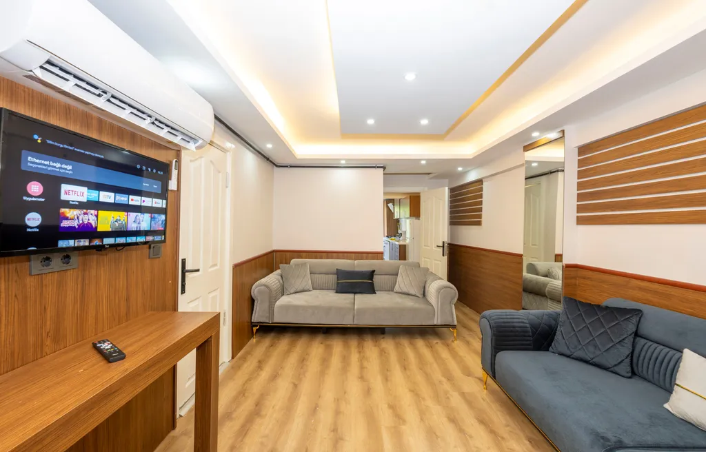 Одна из ностальгических улиц Таксима