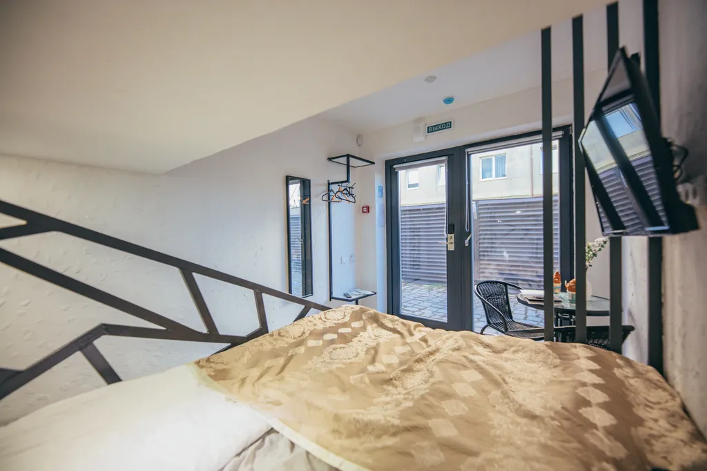 Двухуровневая мини студия с отдельным выходом во двор