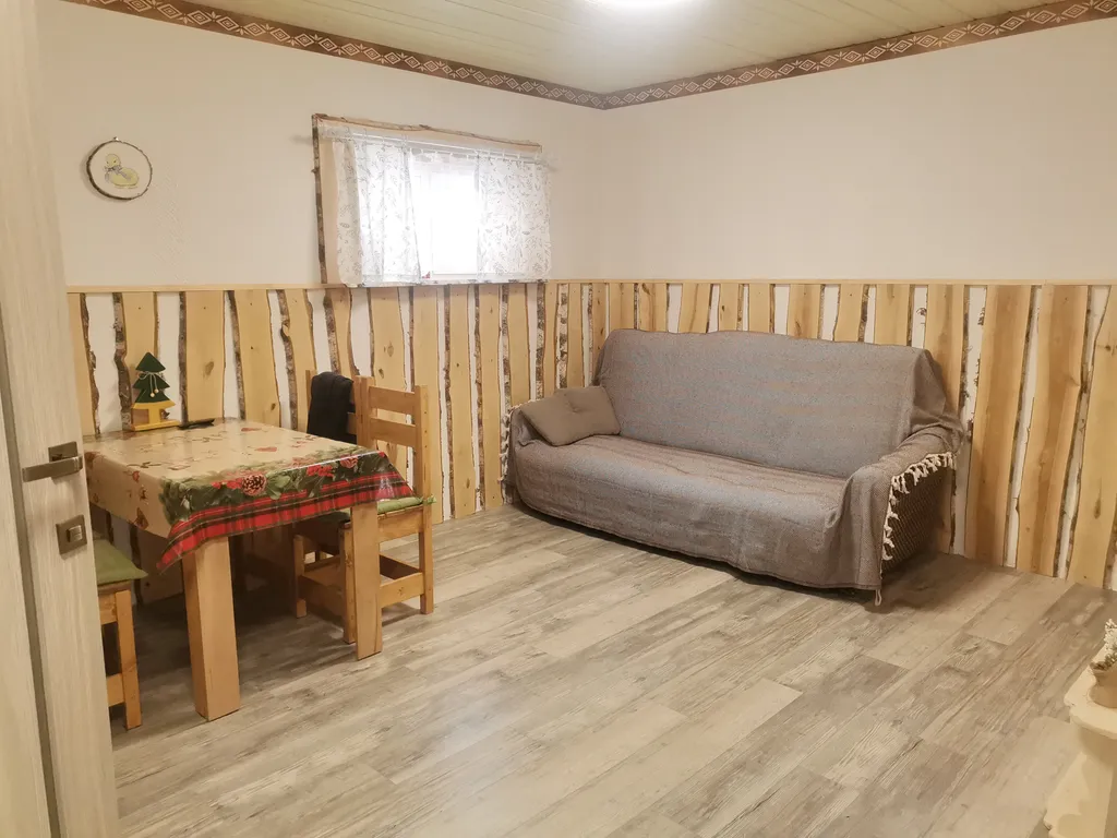 Уютный дом в сосновом лесу