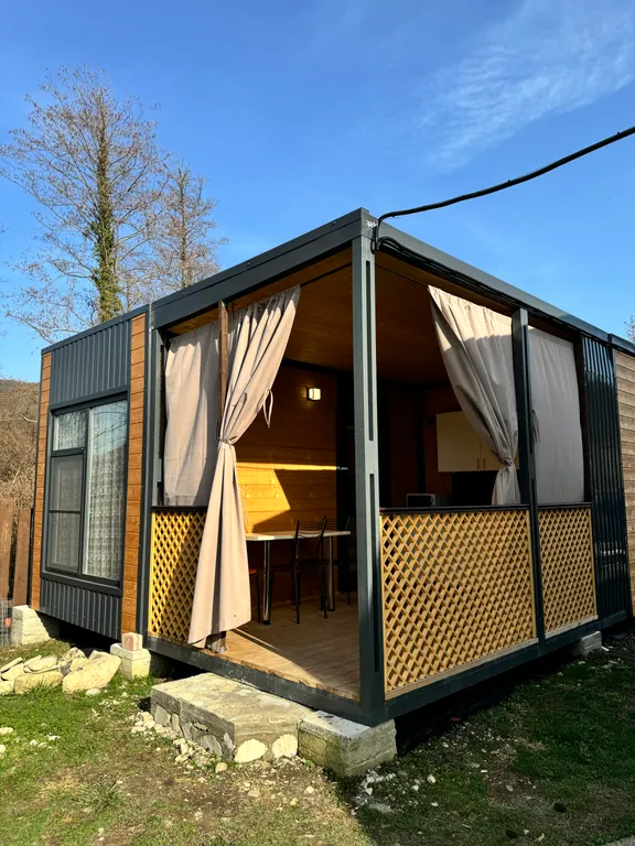 Глэмпинг у моря с трансфером и бассейном