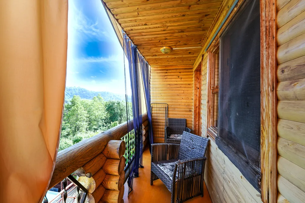 Эко-дом из Сруба с бассейном