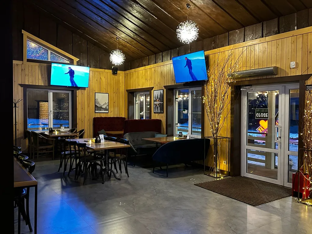 Коттедж Уютный коттедж на берегу Красного озера — Светлое