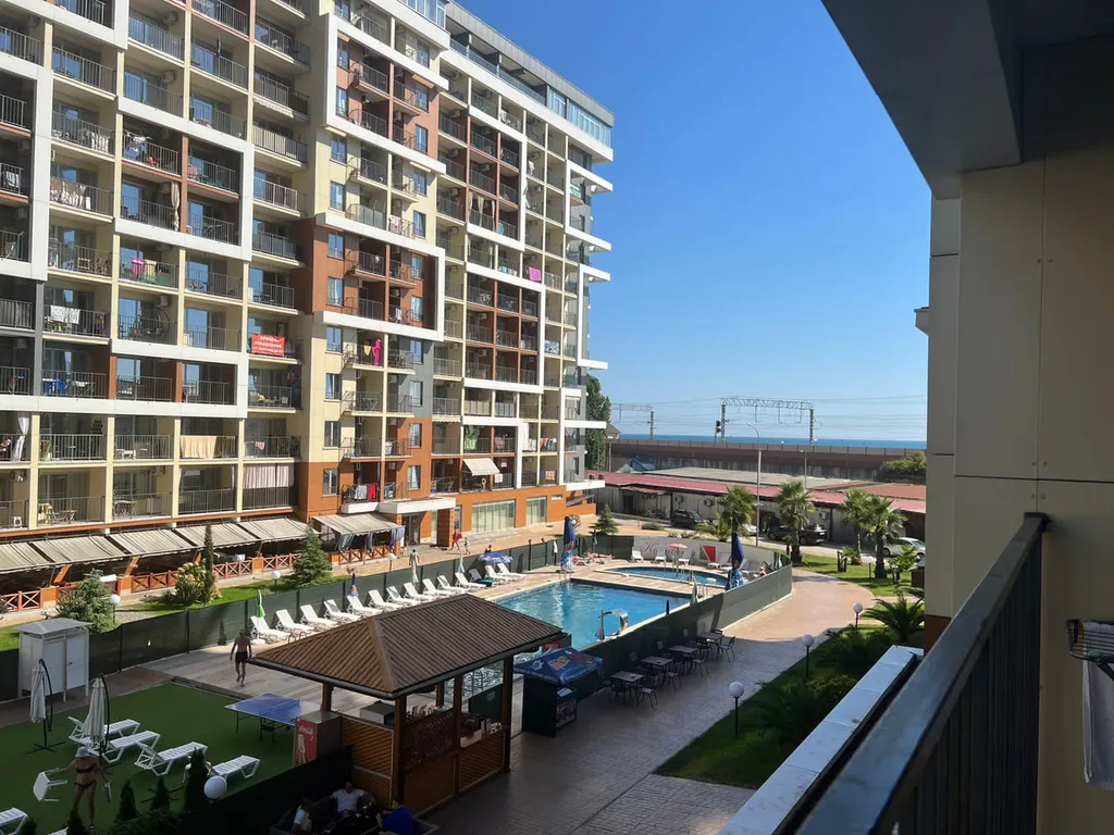 Квартира с отдельной спальней и дизайнерским ремонтом