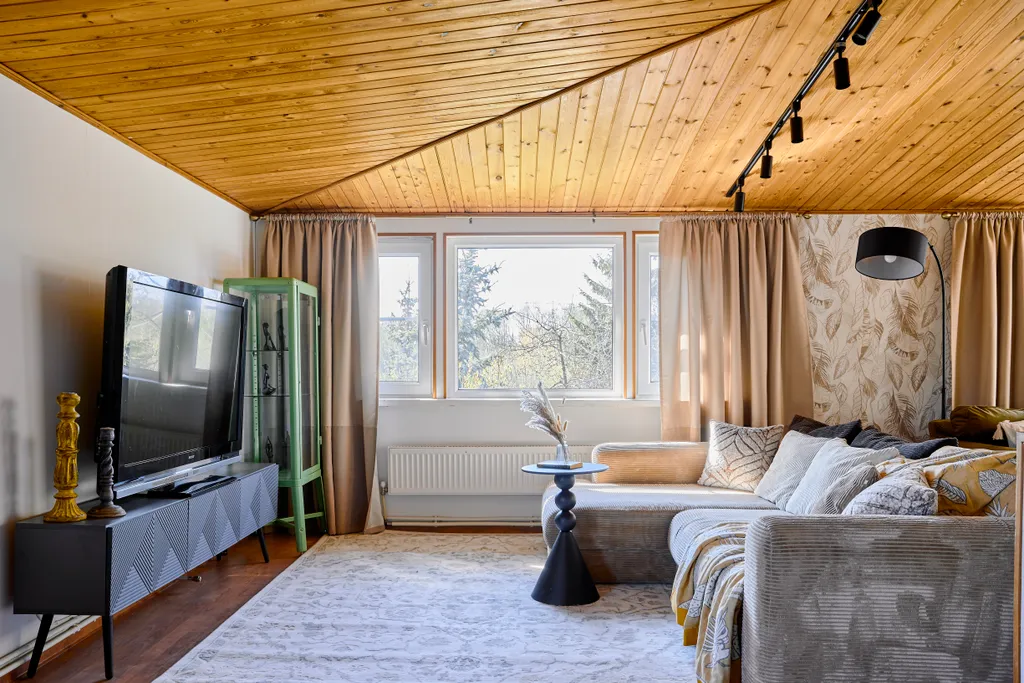 Коттедж Уютный просторный дом с баней для большой семьи — Ропшинские Ключи