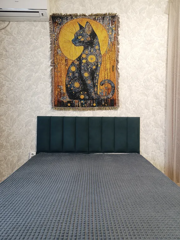 Студия рядом с остановкой трамвая