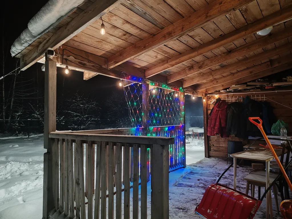 Дом у слияния рек, рядом с историей