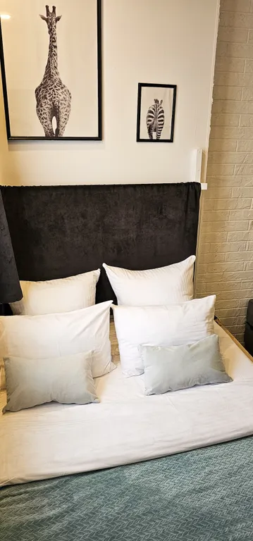 Белая студия напротив ТЦ Солнечный