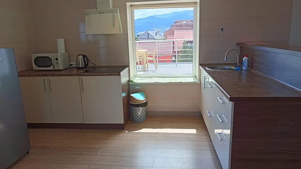 Трёхкомнатная квартира с панорамным видом на море и горы