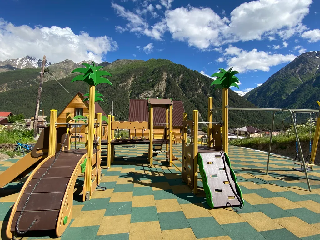 Гостевой дом с детской площадкой