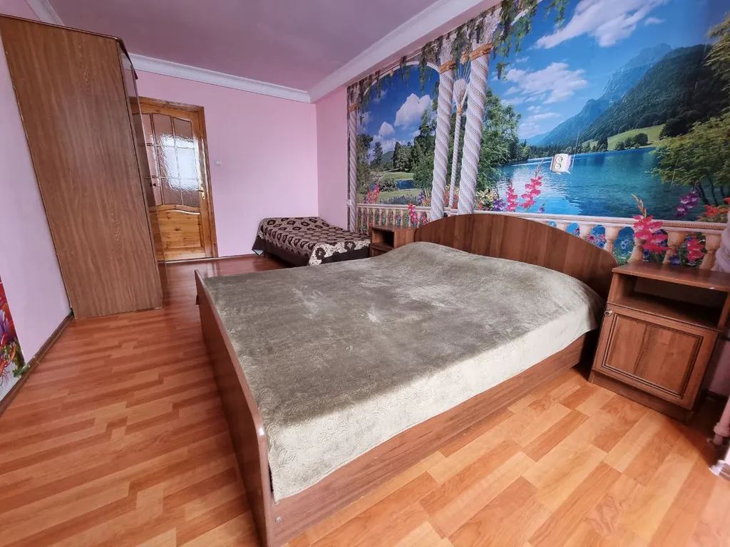 Квартира на набережной