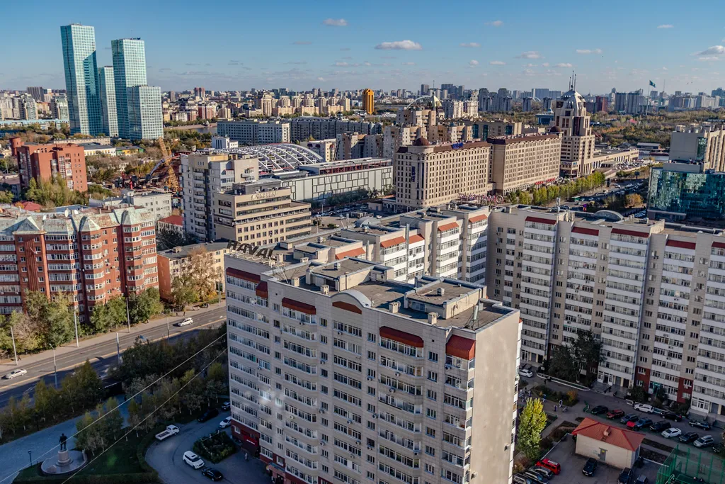 Уютная однокомнатная с видом на город возле набережной в Астане