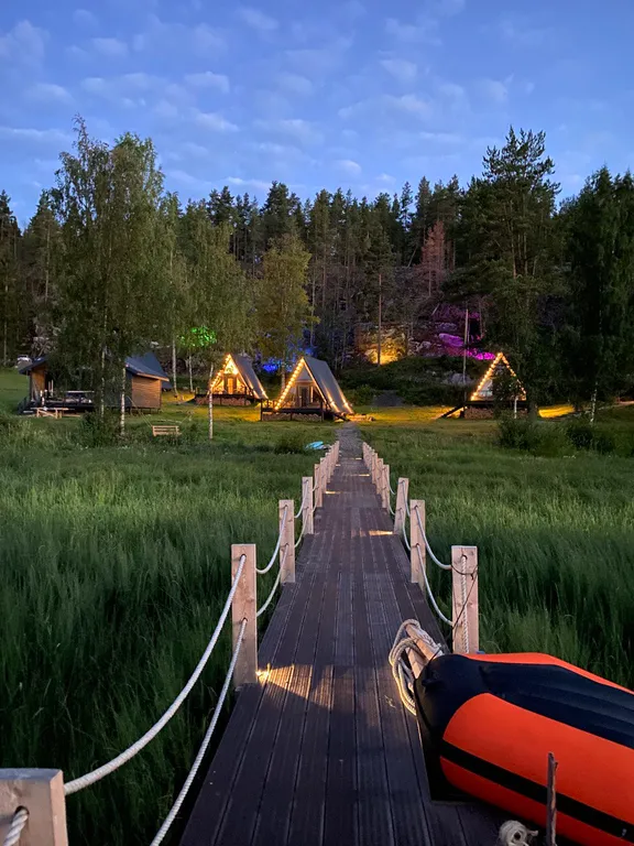 Дом с видом на озеро рядом с Ладожскими шхерами