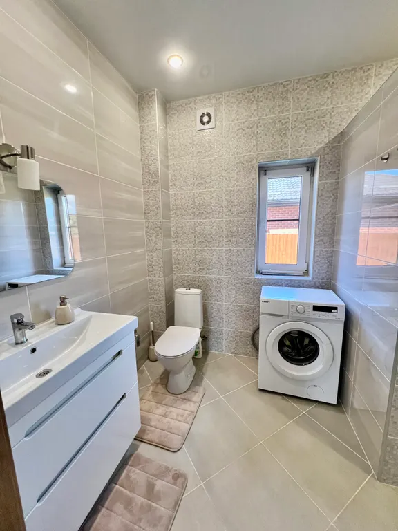 Двухэтажный коттедж с собственной территорией