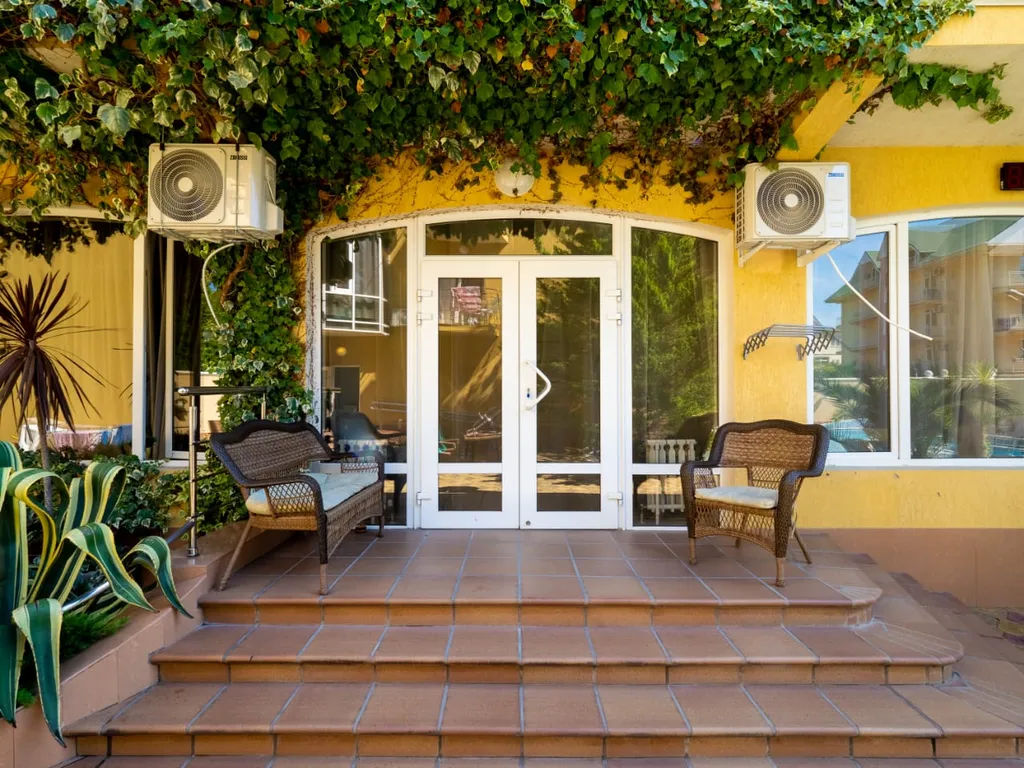 Квартира Квартира Уютная студия у моря с теплым бассейном — Сириус