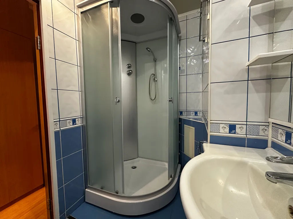 Уютная квартира возле ТЦ и НКИ