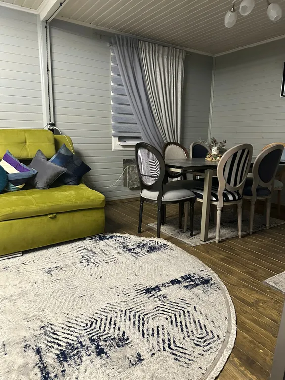 Домик с видом на горы