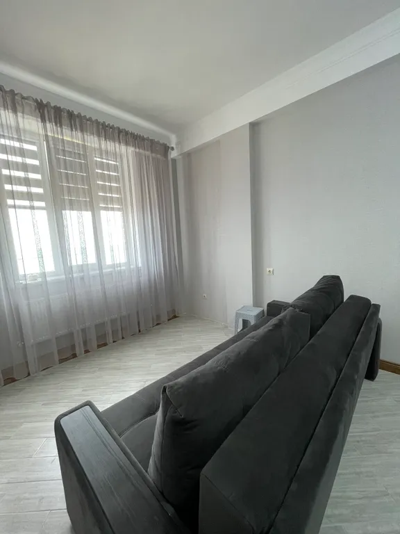 Евротрешка с видом на море, первая береговая, городской пляж