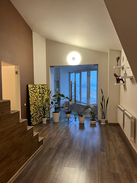 Просторная двухуровневая квартира у Кремля