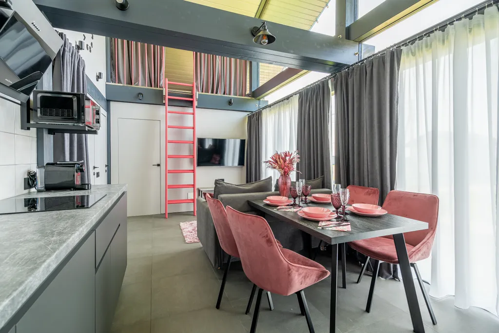 Розовый домик в Загородном клубе у Плещеева озера