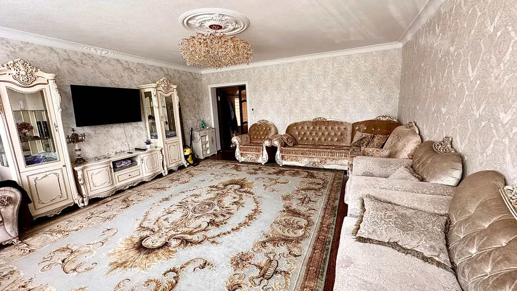 Целый просторный дом в центре