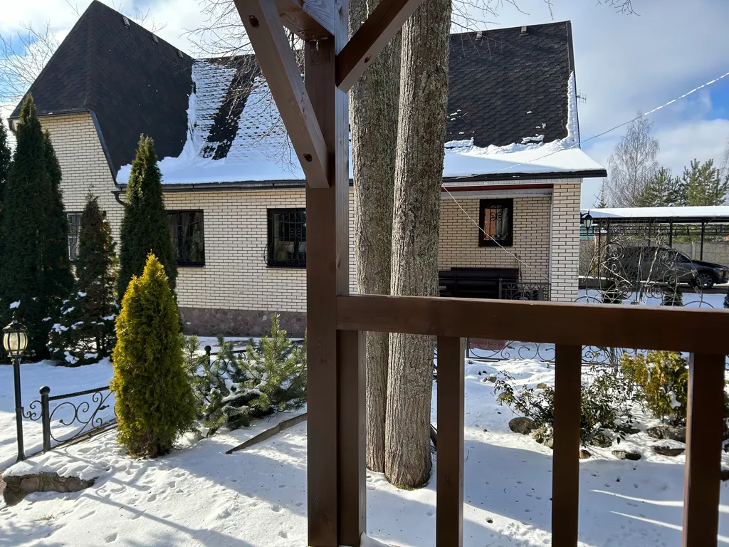 Дом с сауной и бассейном