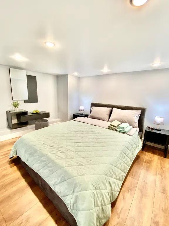 Двухуровневый апартамент вблизи Шереметьево на набережной на 4 гостей