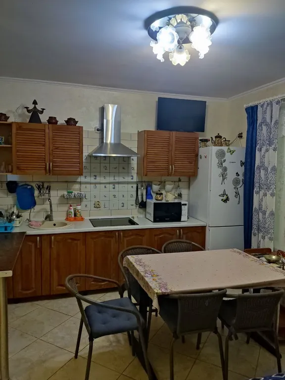 Коттедж 2-комнатный Дом — Новоотрадное