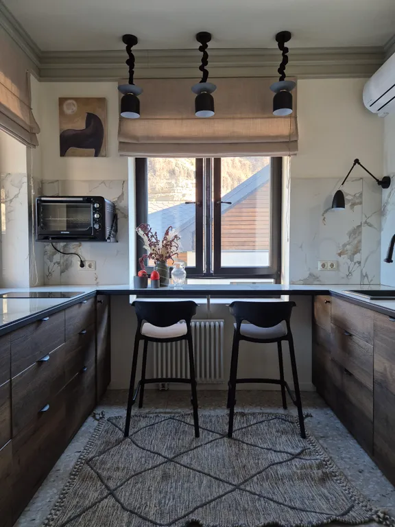 Дом в Кисловодске с авторскими интерьерами на стыке курорта и природы