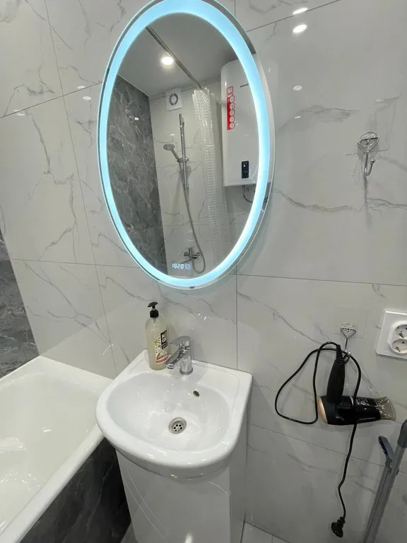 Центр, квартира на Суханова, 2 комнатная, 2 этаж