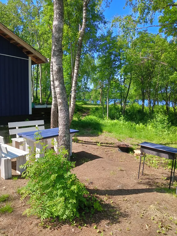 Дом на берегу озера