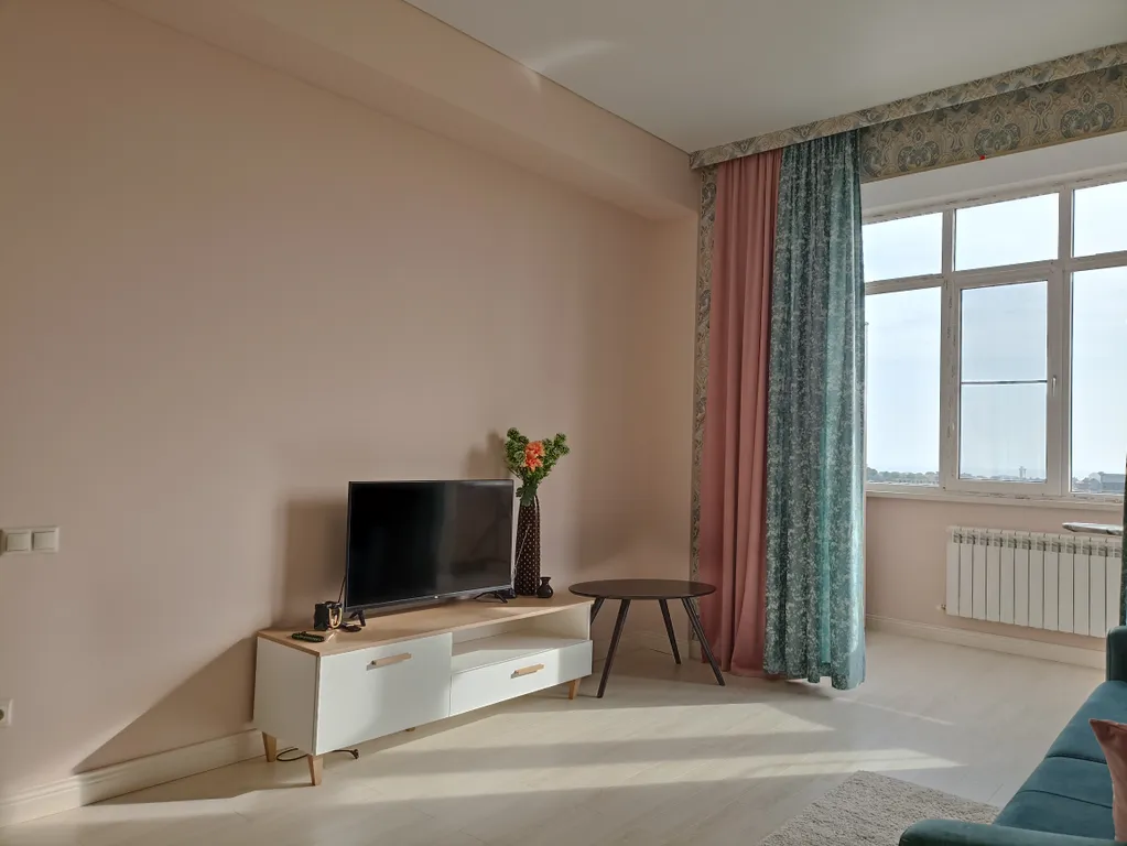 Уютная квартира в центре города, с видом на море