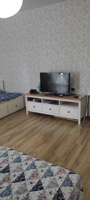 Студия у моря, Итальянская деревня